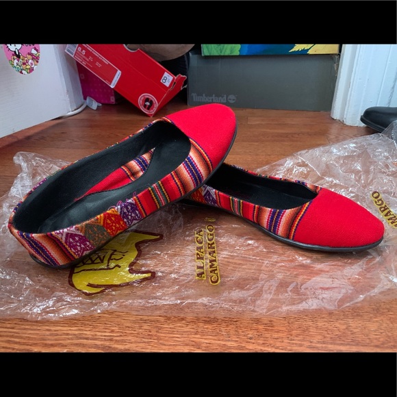Tribal print flats from Peru - Picture 1 of 4